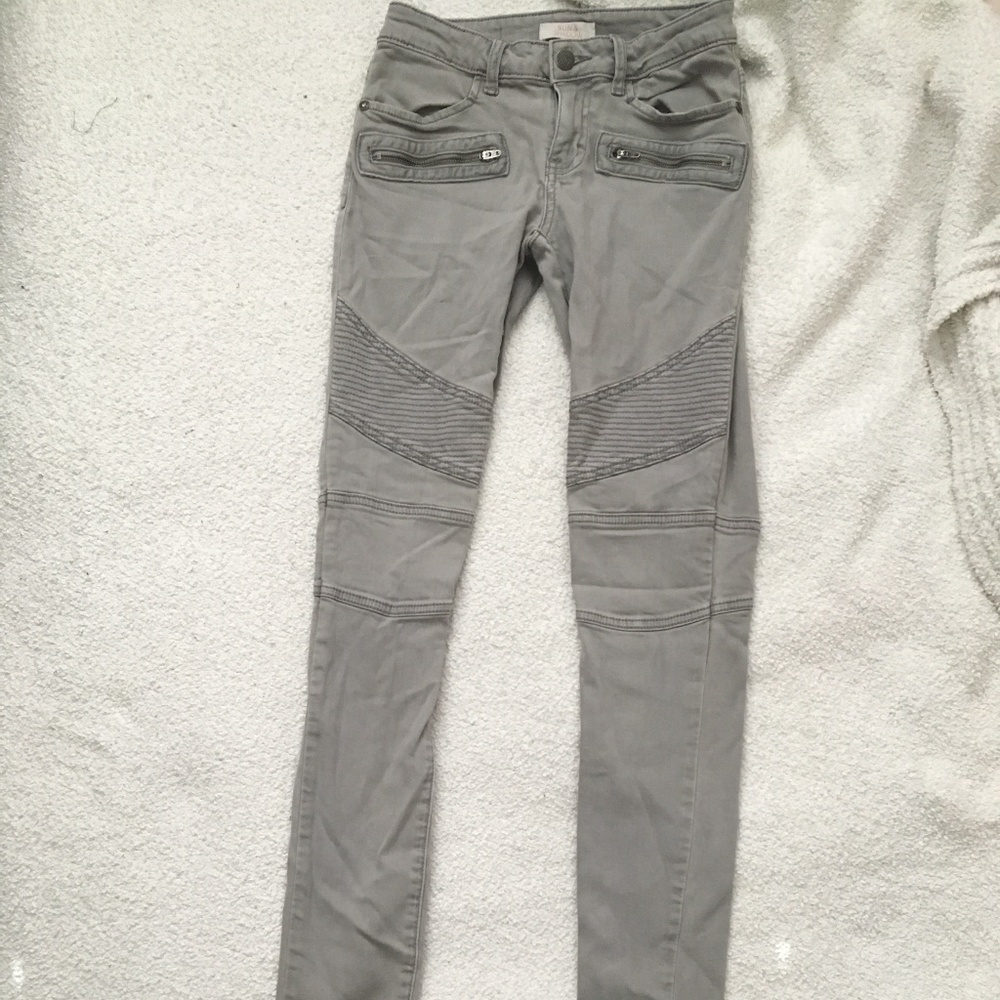 Sun & Shadow Gray Skinny Jeans